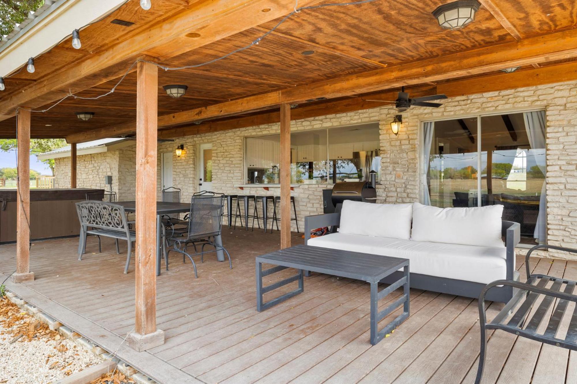Farm Retreat With Jacuzzi, Fire Pit, Mini Goats, Mini Ponies And Mini Cows Villa San Marcos Room photo